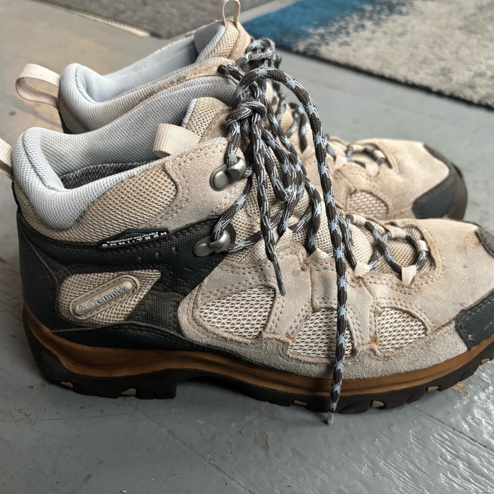 Columbia Tan and Black Outdoor Boots